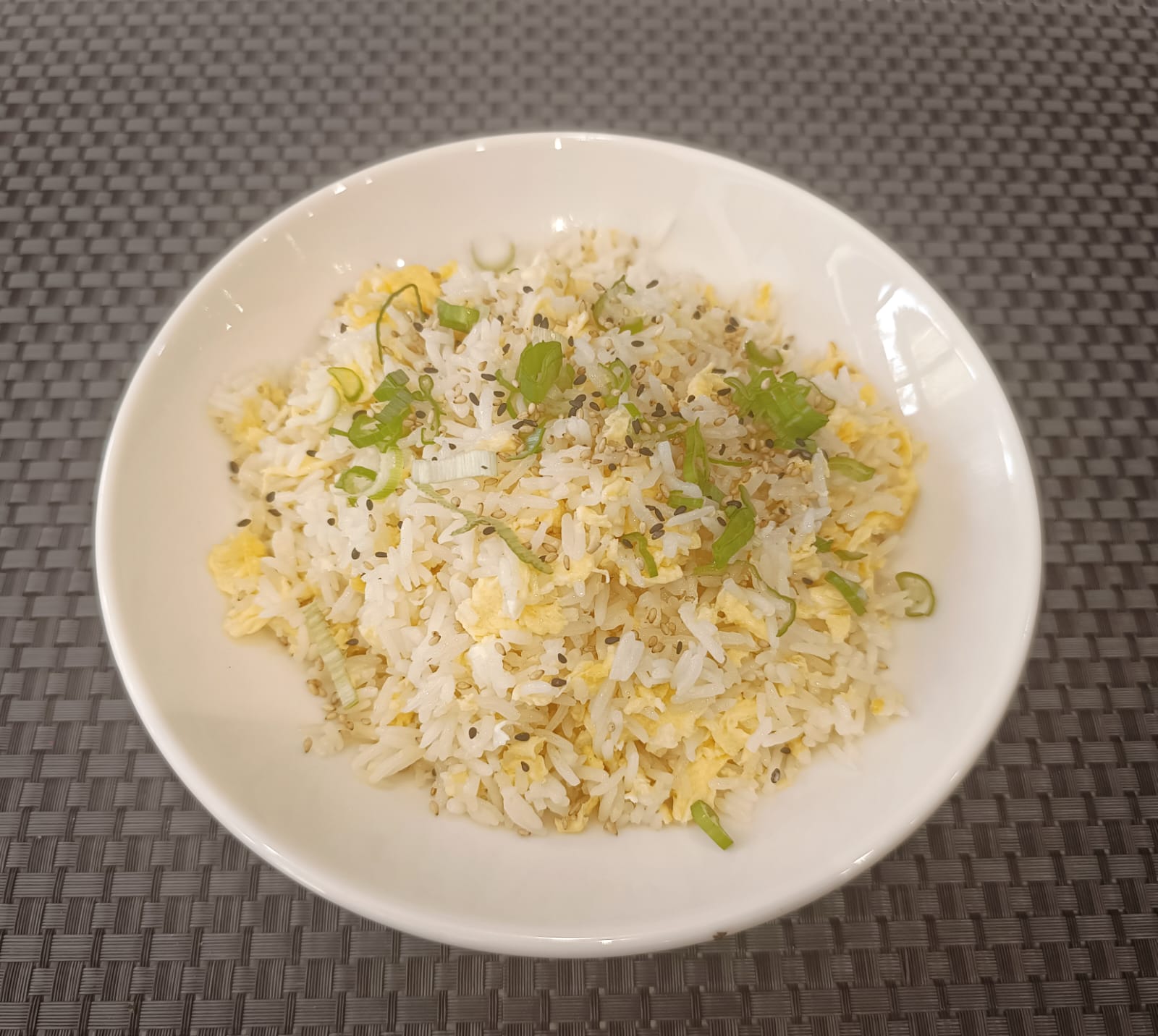 arroz frito con huevo
