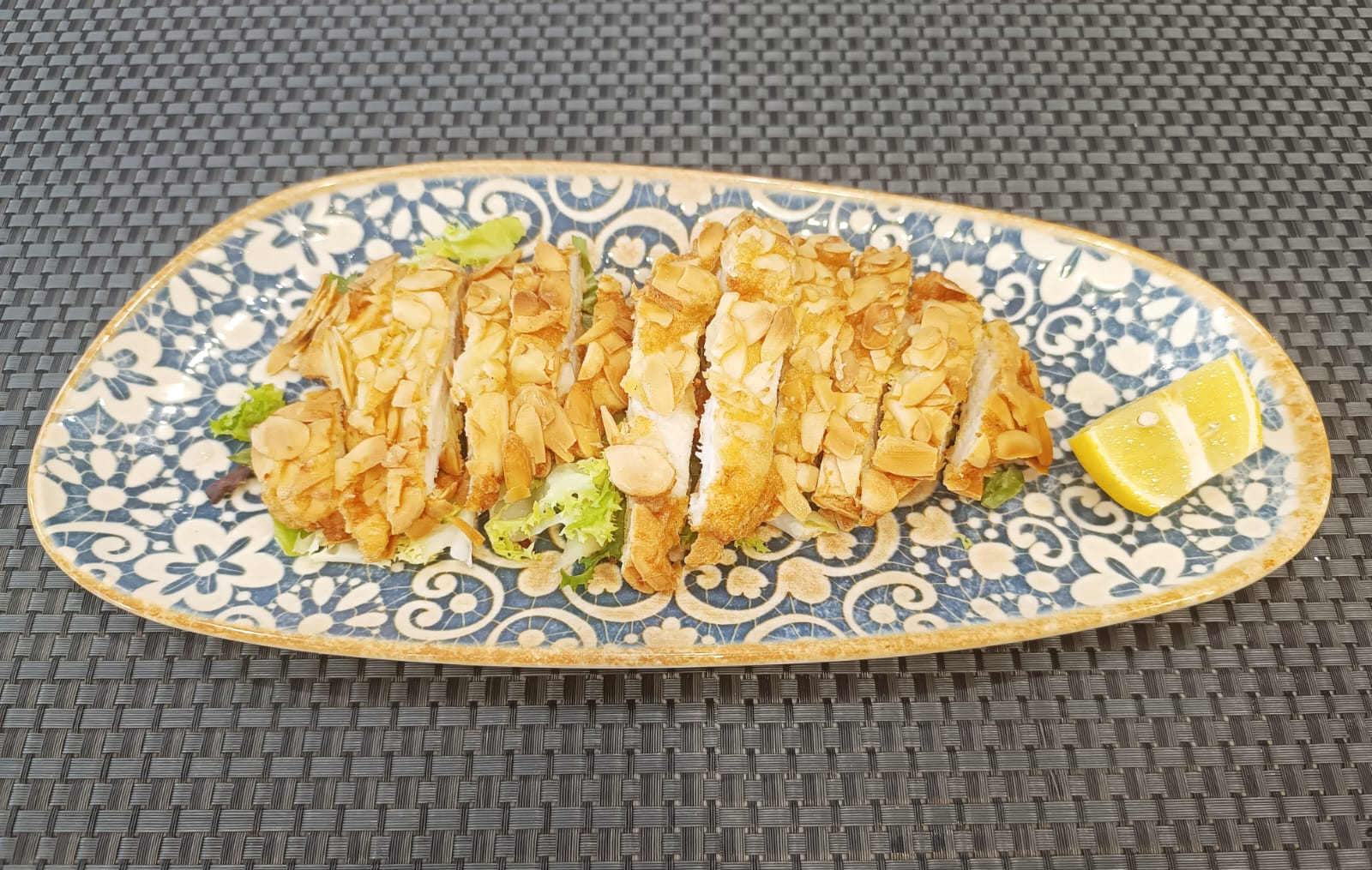 Pollo almendrado
